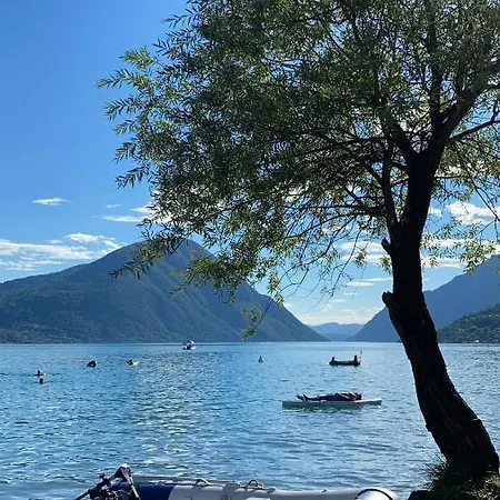 Luxe Compleet Ingericht Chalet Aan Het Meer Van Lugano Bij